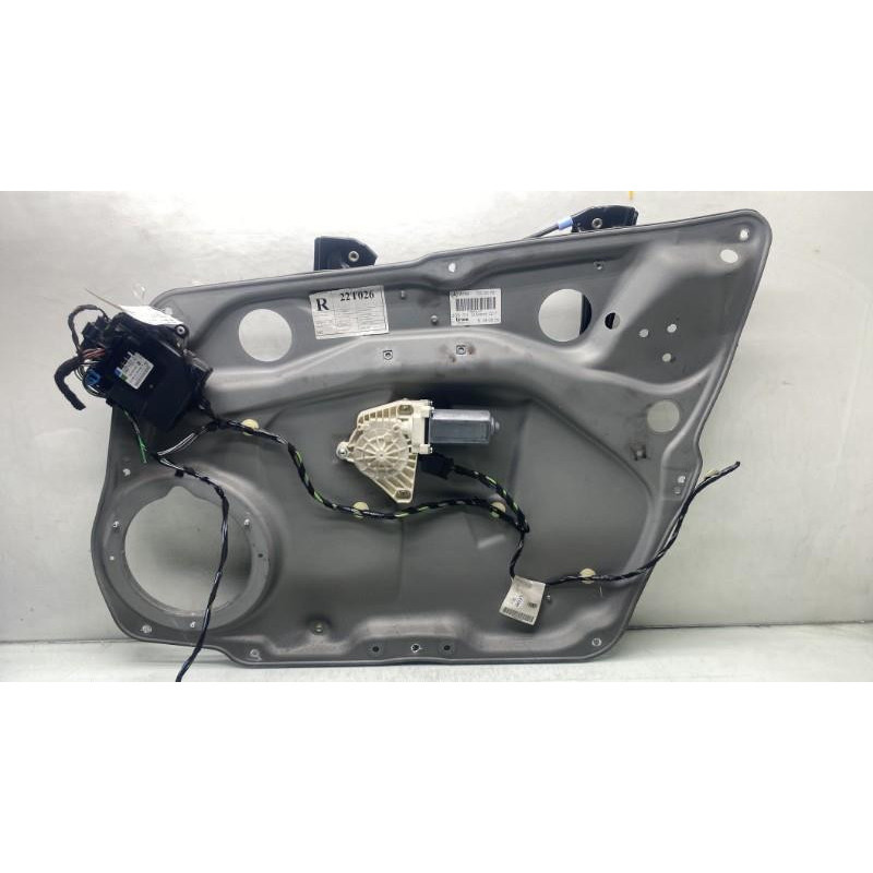 Leve vitre electrique avant droit MERCEDES CLASSE B 245 Photo n°9