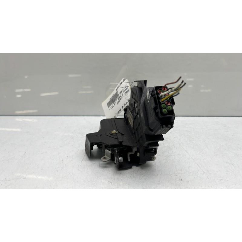 Serrure avant droit FORD FOCUS 2 Photo n°6