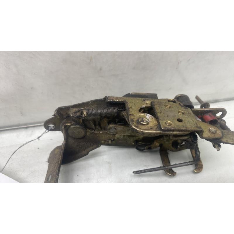 Serrure avant droit PEUGEOT 604 Photo n°4