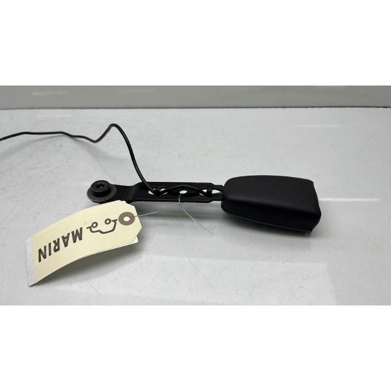 Attache ceinture avant droit VOLVO XC 60 1 Photo n°6