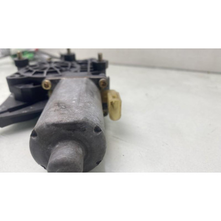 Leve vitre electrique avant gauche FORD FIESTA 4 Photo n°1