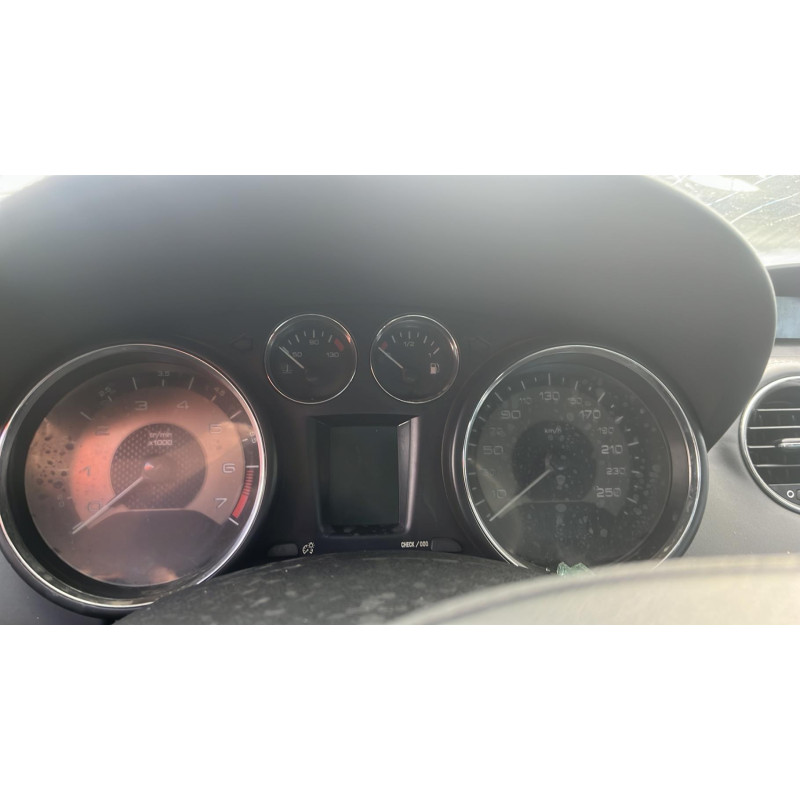 Verin de coffre PEUGEOT RCZ Photo n°9