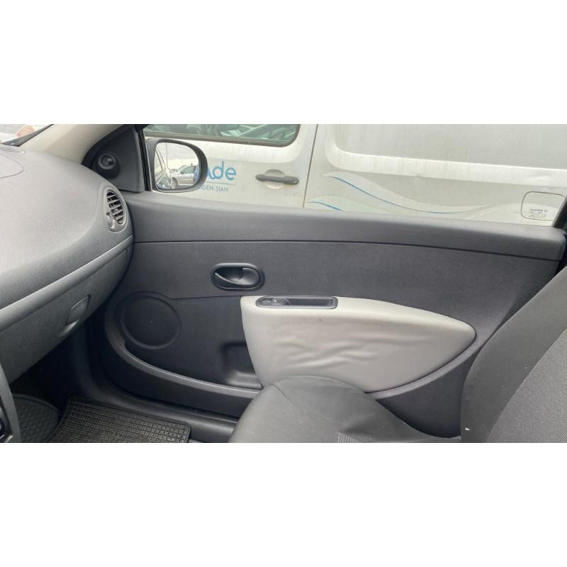 Poignee porte avant droit RENAULT CLIO 3 Photo n°16