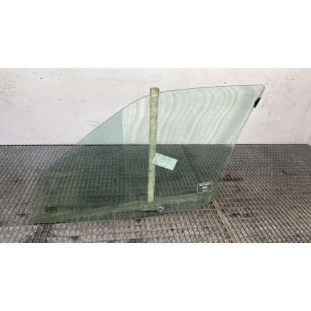 Vitre avant droit PEUGEOT 405