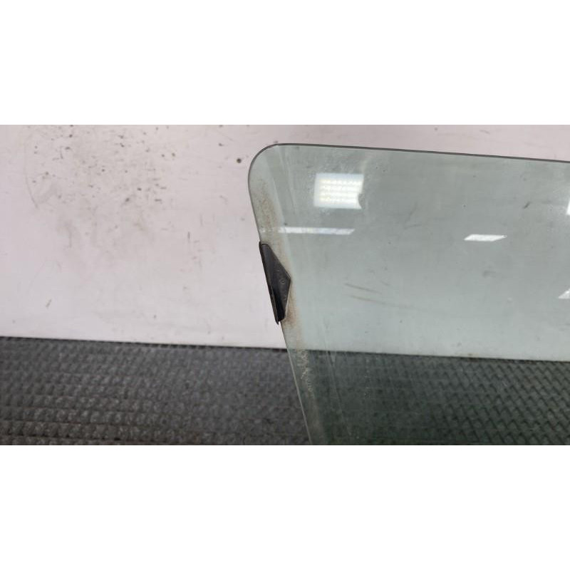 Vitre avant droit PEUGEOT 405 Photo n°5
