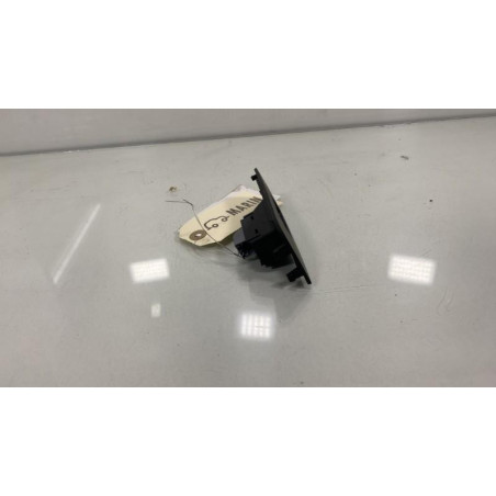 Interrupteur de leve vitre arriere droit AUDI A1 1 Photo n°1