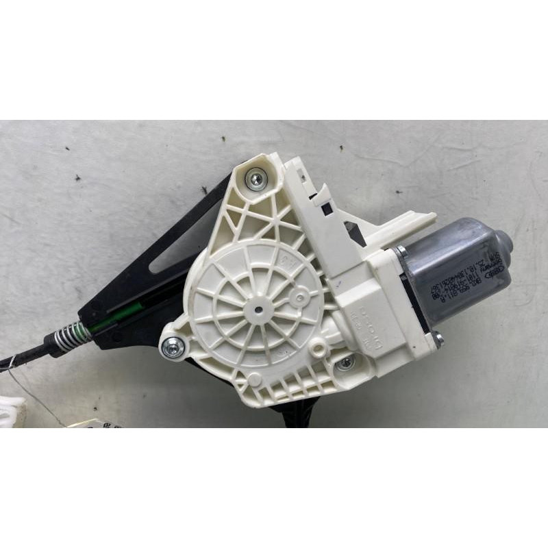 Leve vitre electrique arriere droit AUDI A1 1 Photo n°5