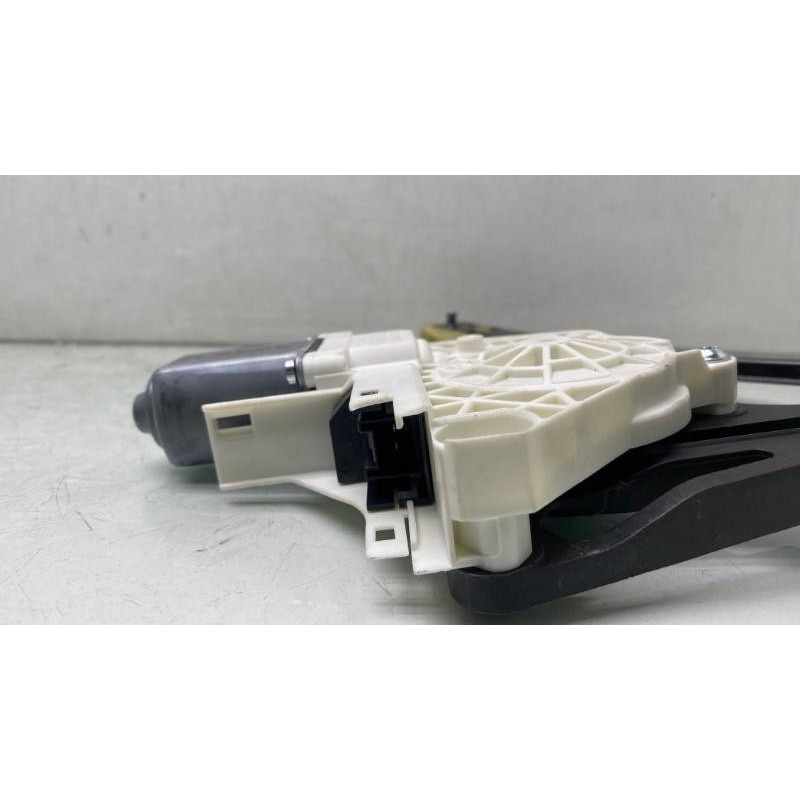 Leve vitre electrique arriere droit AUDI A1 1 Photo n°9