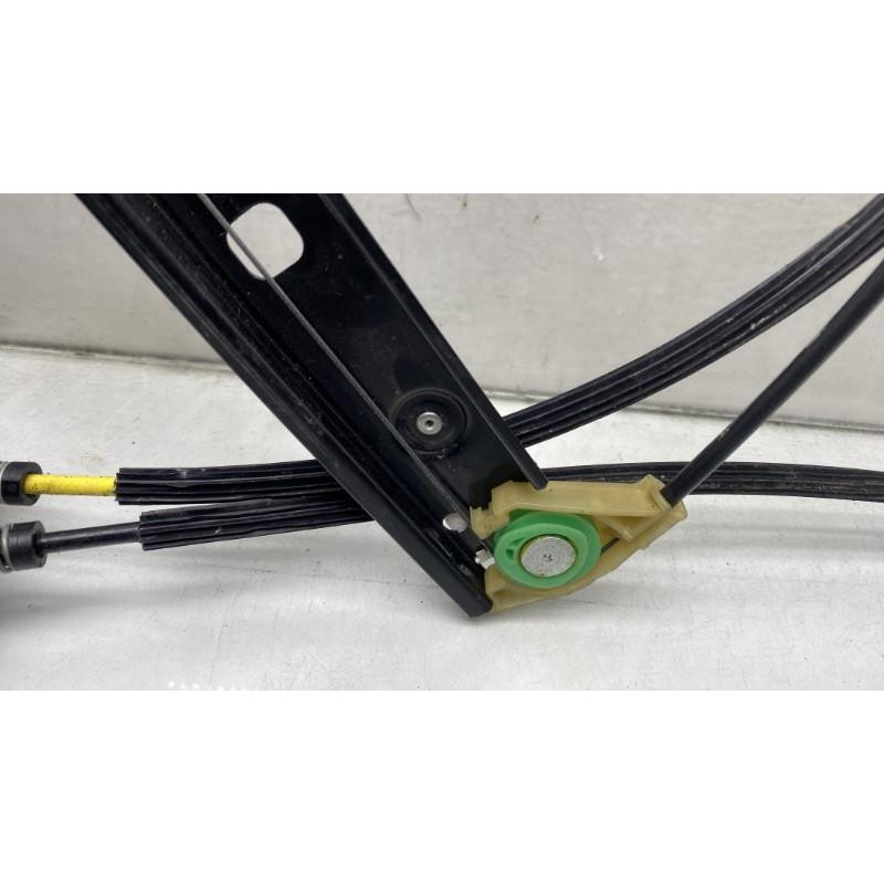 Leve vitre electrique avant droit AUDI A1 1 Photo n°5