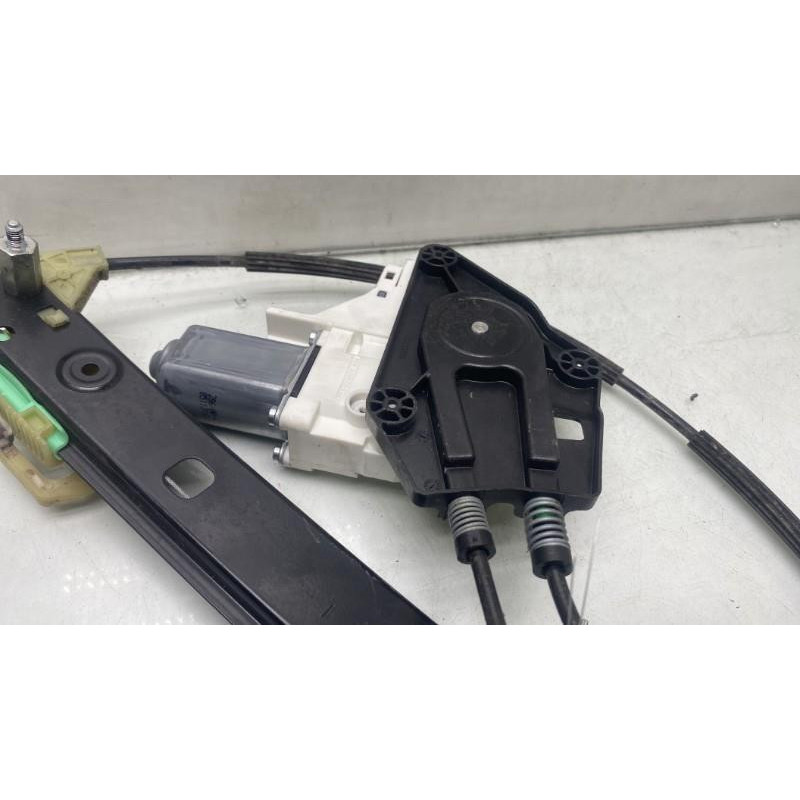 Leve vitre electrique avant gauche AUDI A1 1 Photo n°5