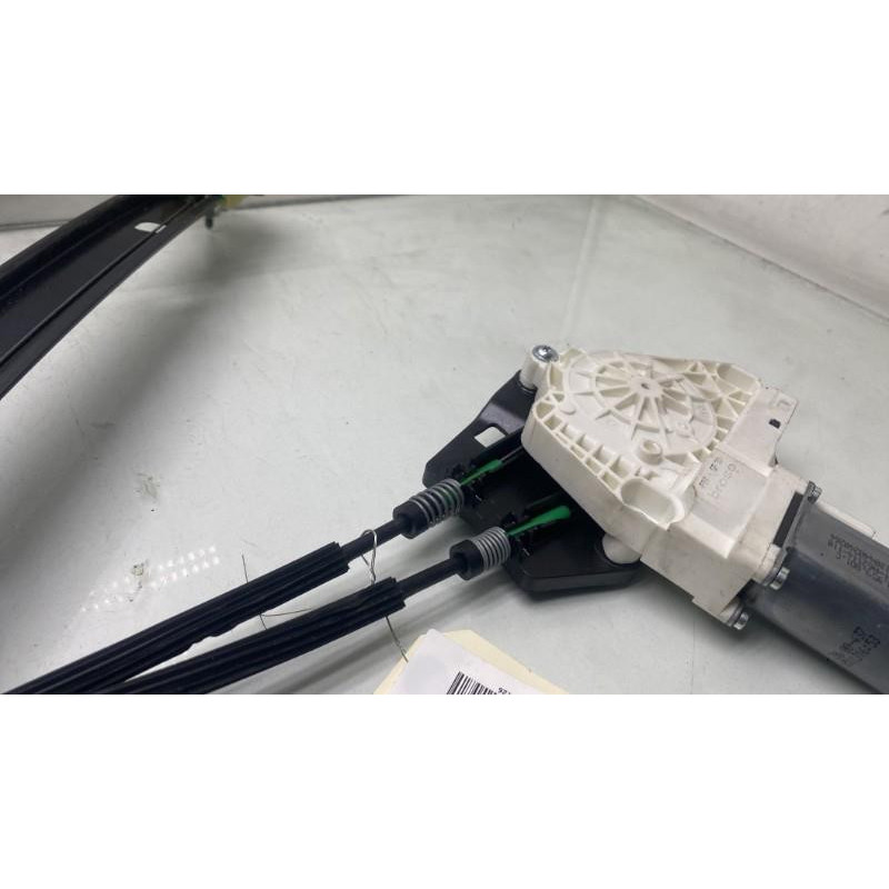Leve vitre electrique avant gauche AUDI A1 1 Photo n°9