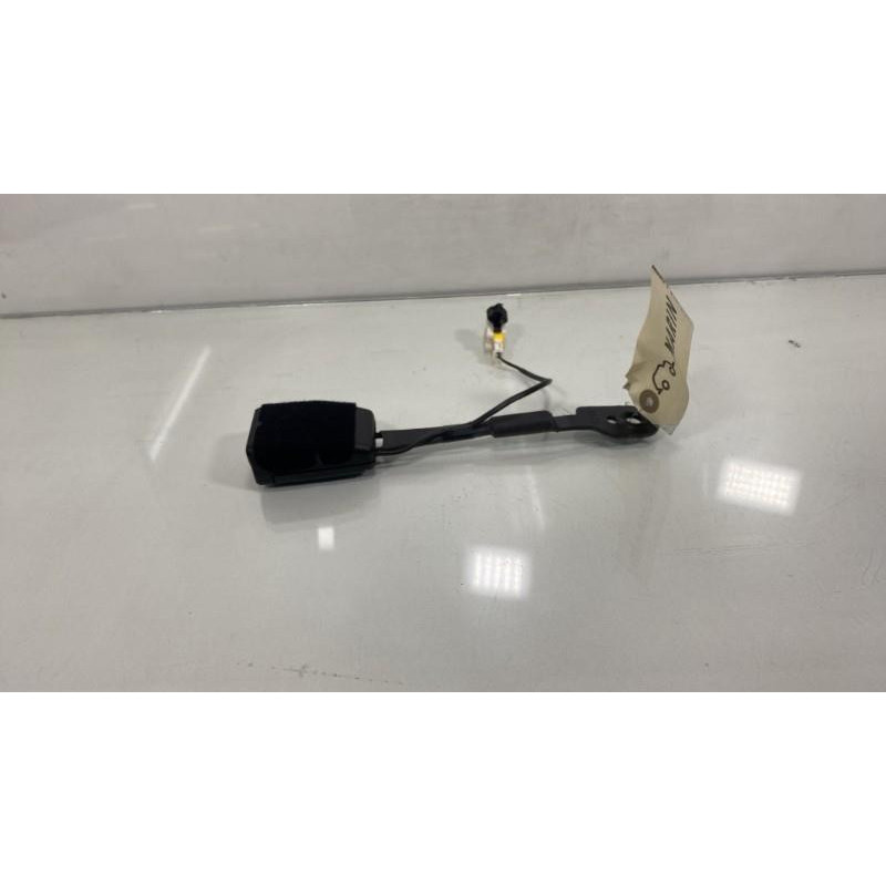 Attache ceinture avant gauche PEUGEOT 508 1 SW Photo n°3