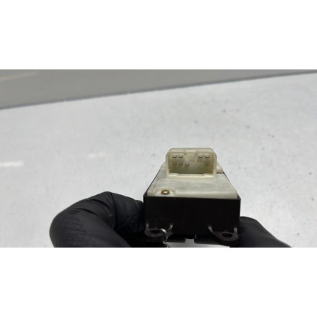 Interrupteur de leve vitre avant gauche TOYOTA YARIS 1