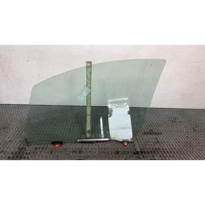 Vitre avant droit TOYOTA YARIS 3 Photo n°3