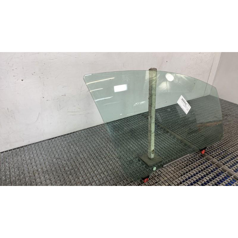 Vitre avant droit TOYOTA YARIS 3 Photo n°7
