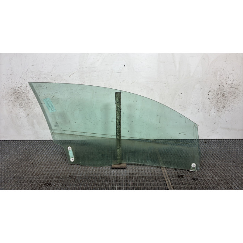 Vitre avant gauche ALFA ROMEO GT Photo n°4
