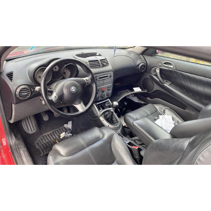 Vitre avant gauche ALFA ROMEO GT Photo n°6