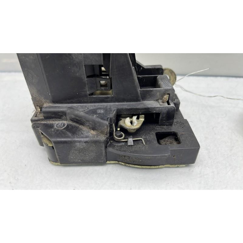 Serrure avant droit RENAULT SCENIC 1 Photo n°9