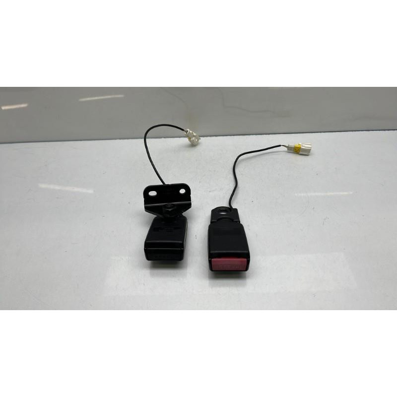 Attache ceinture arriere droit PEUGEOT RCZ Photo n°9
