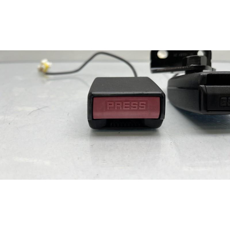 Attache ceinture arriere gauche PEUGEOT RCZ Photo n°3