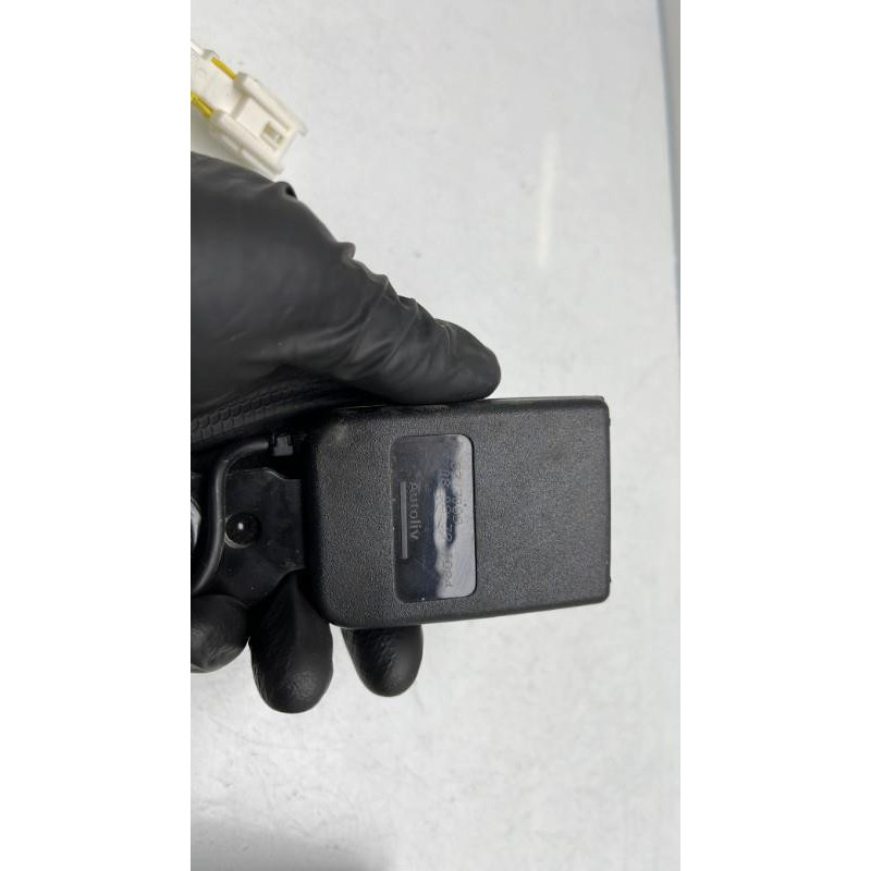 Attache ceinture arriere gauche PEUGEOT RCZ Photo n°4