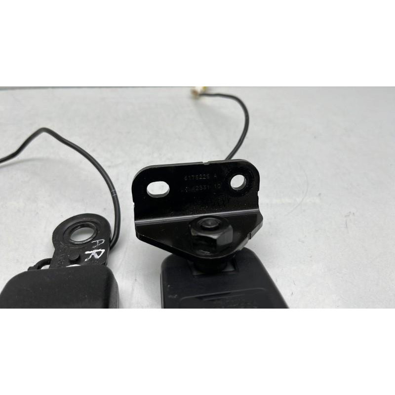 Attache ceinture arriere gauche PEUGEOT RCZ Photo n°5