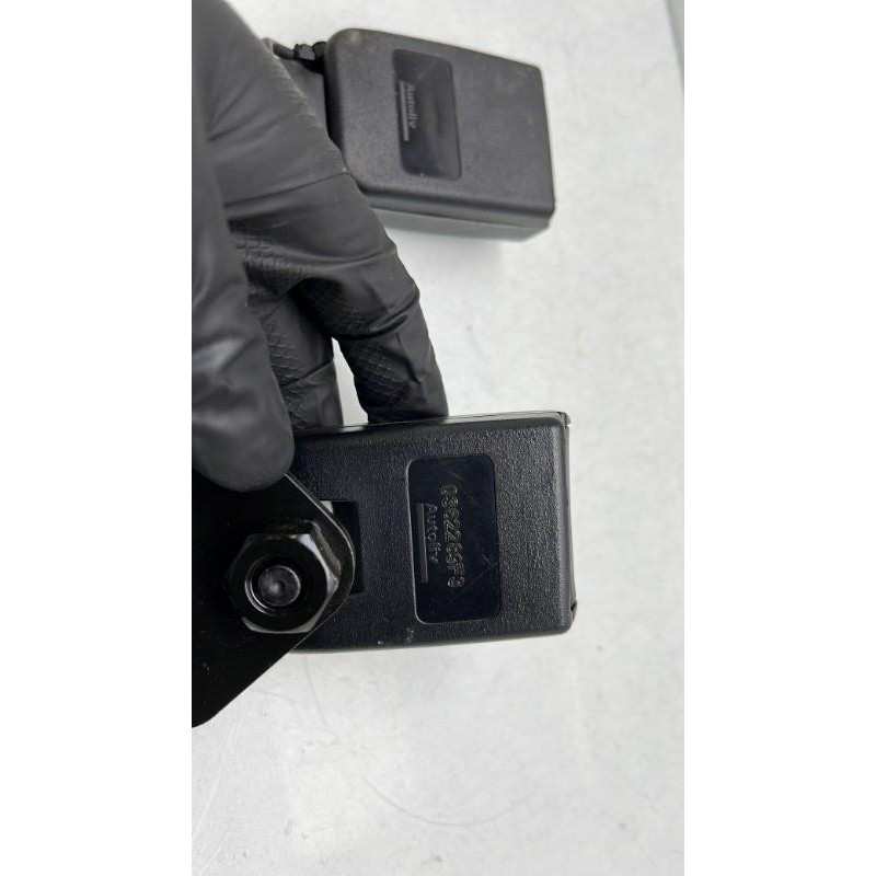 Attache ceinture arriere gauche PEUGEOT RCZ Photo n°6