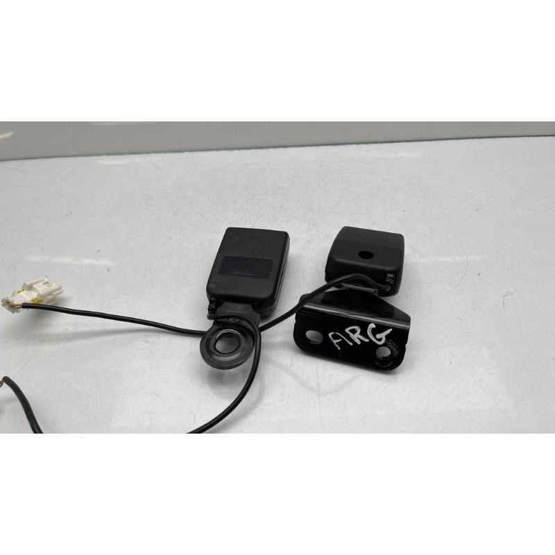 Attache ceinture arriere gauche PEUGEOT RCZ Photo n°10