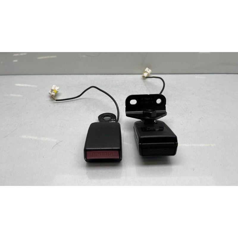 Attache ceinture arriere gauche PEUGEOT RCZ Photo n°11