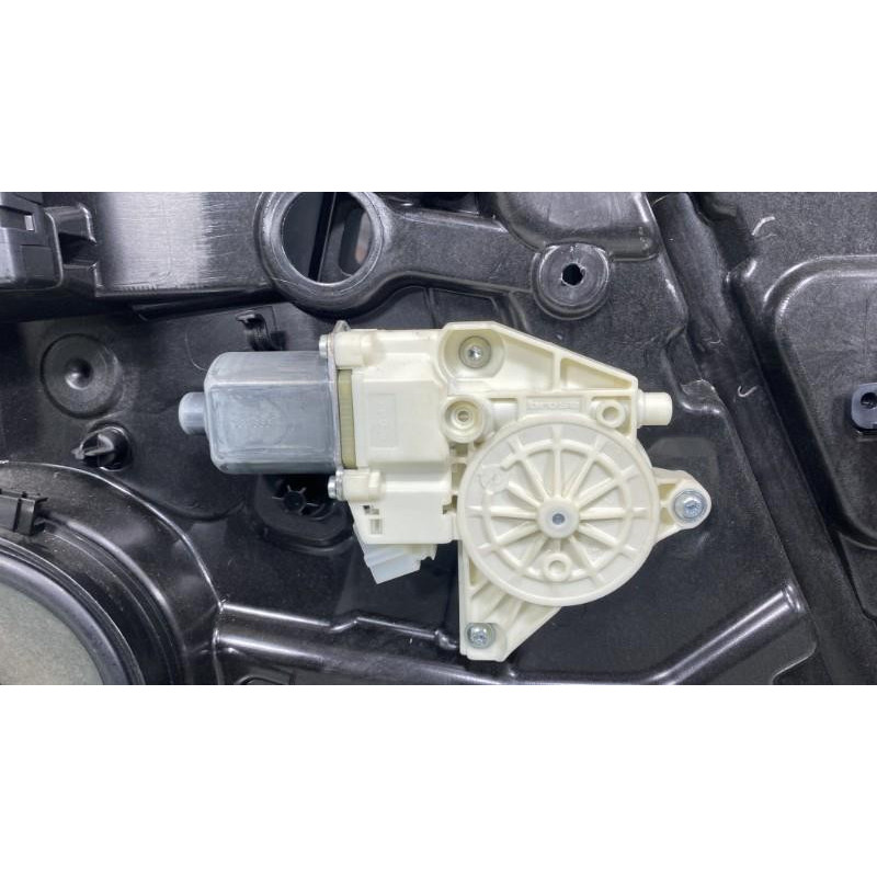 Leve vitre electrique avant droit MERCEDES CLASSE A 176 Photo n°1