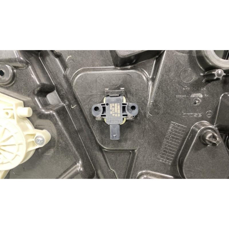 Leve vitre electrique avant droit MERCEDES CLASSE A 176 Photo n°5