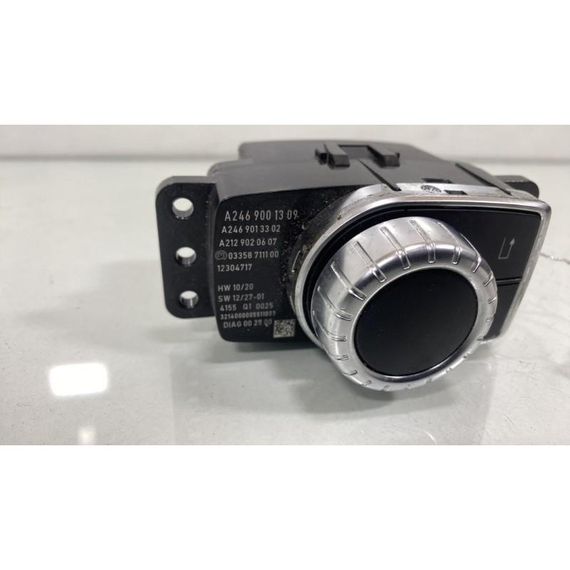 Commande GPS MERCEDES CLASSE A 176 Photo n°1