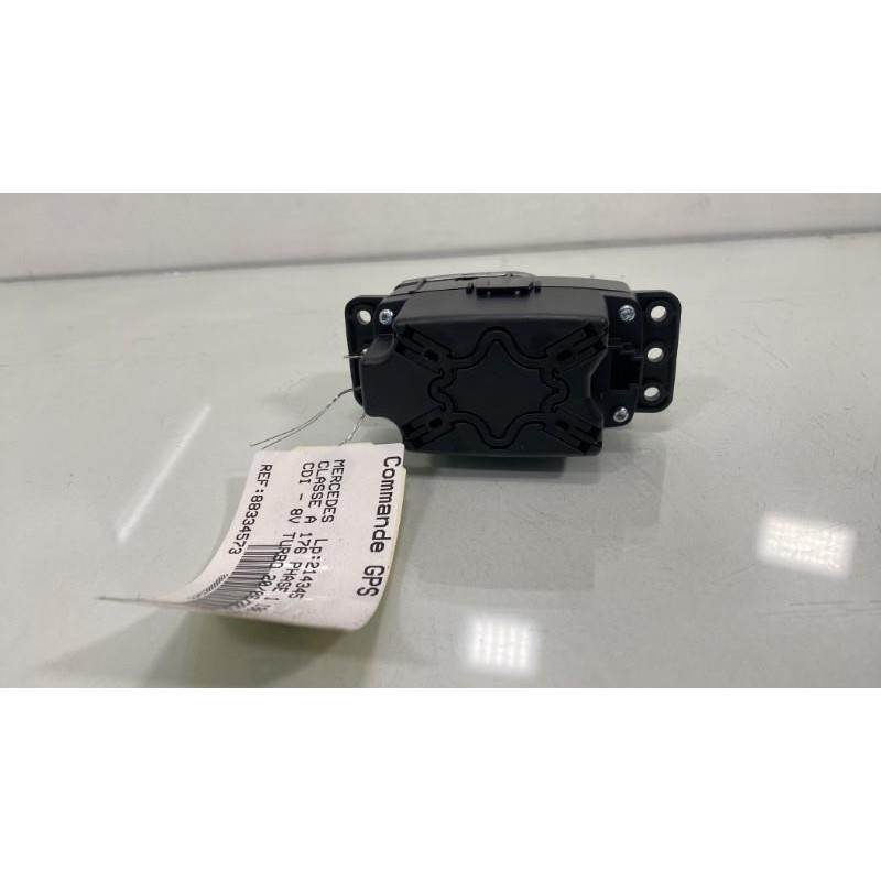 Commande GPS MERCEDES CLASSE A 176 Photo n°3