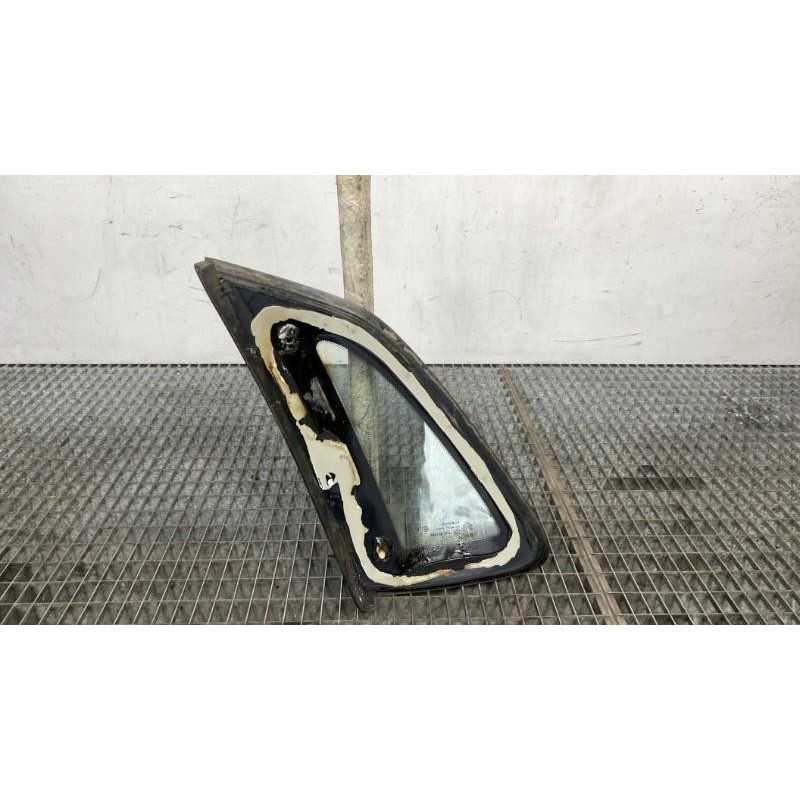 Custode arriere droit CITROEN C4 2 Photo n°3