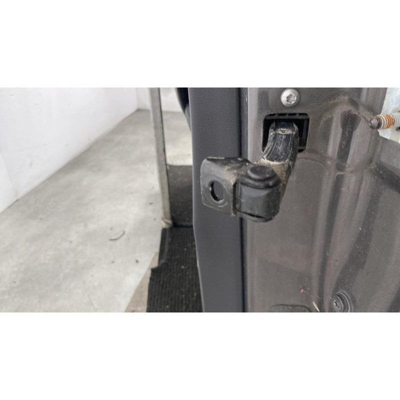 Porte avant gauche BMW SERIE 1 E87 Photo n°2