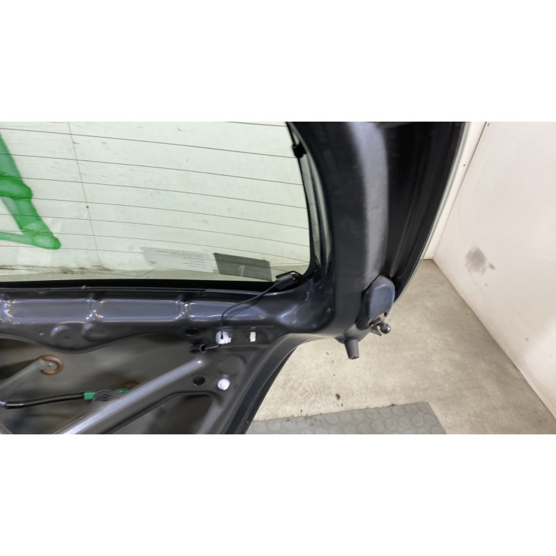 Malle/Hayon arriere TOYOTA YARIS 2 Photo n°8