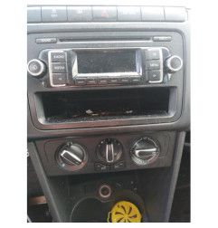 Poignee porte avant gauche VOLKSWAGEN POLO 5