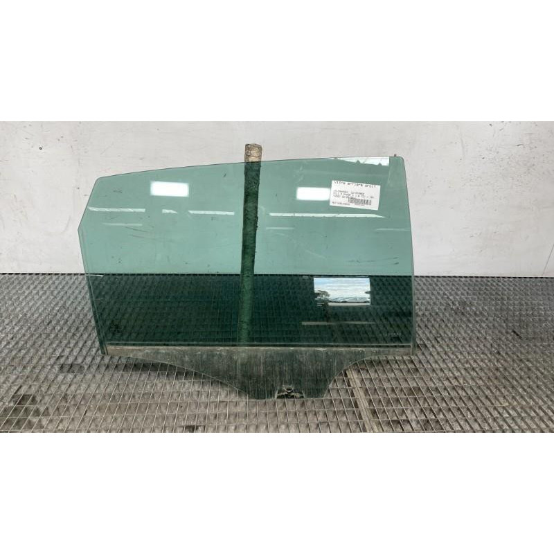 Vitre arriere droit VOLKSWAGEN POLO 5 Photo n°3