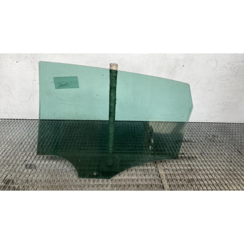 Vitre arriere droit VOLKSWAGEN POLO 5 Photo n°5