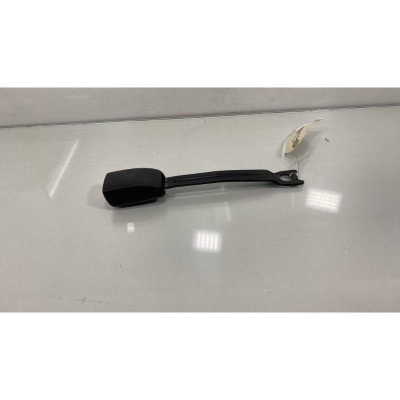 Attache ceinture avant droit TOYOTA AYGO 1 Photo n°1