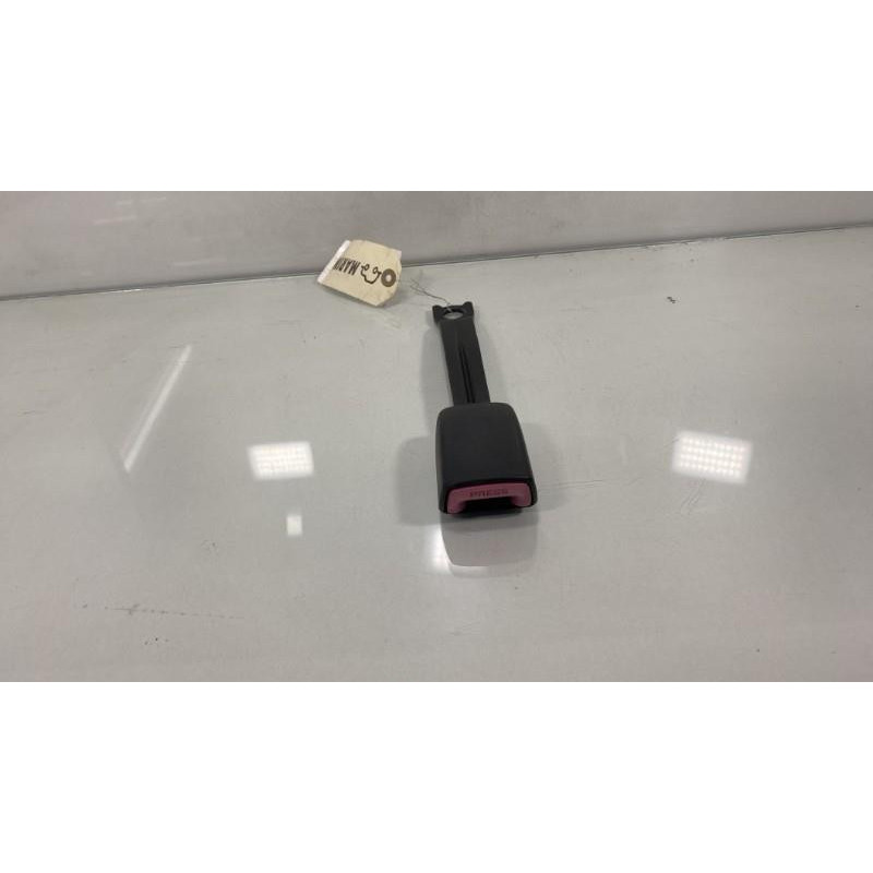 Attache ceinture avant droit TOYOTA AYGO 1 Photo n°2