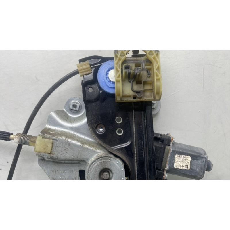 Leve vitre electrique avant droit OPEL ASTRA J Photo n°4