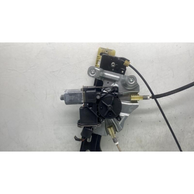 Leve vitre electrique avant droit OPEL ASTRA J Photo n°6