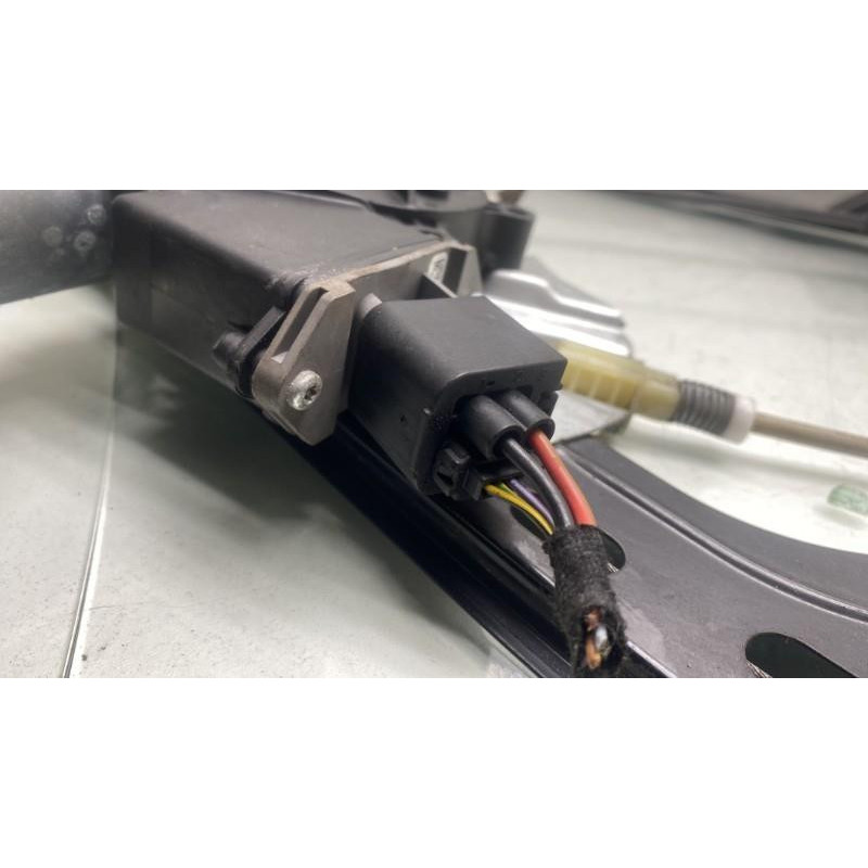 Leve vitre electrique avant droit OPEL ASTRA J Photo n°7