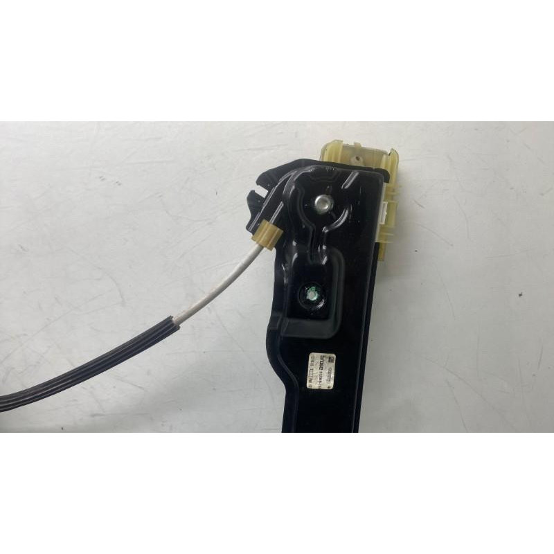 Leve vitre electrique avant droit OPEL ASTRA J Photo n°10