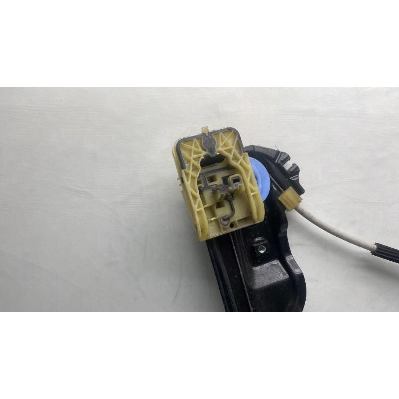 Leve vitre electrique avant droit OPEL ASTRA J Photo n°11