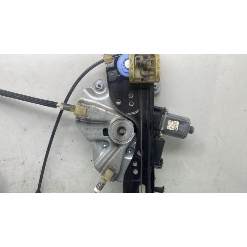 Leve vitre electrique avant droit OPEL ASTRA J Photo n°15