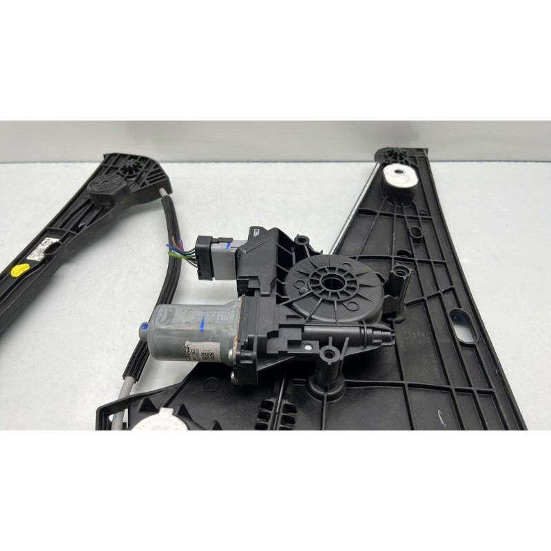 Leve vitre electrique avant droit OPEL CORSA F Photo n°3