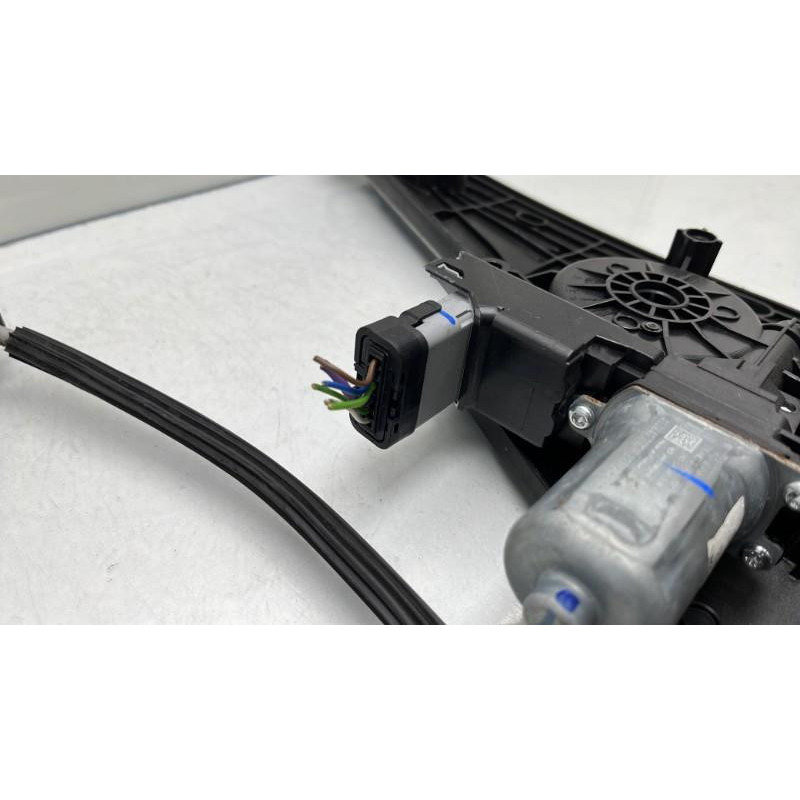 Leve vitre electrique avant droit OPEL CORSA F Photo n°8