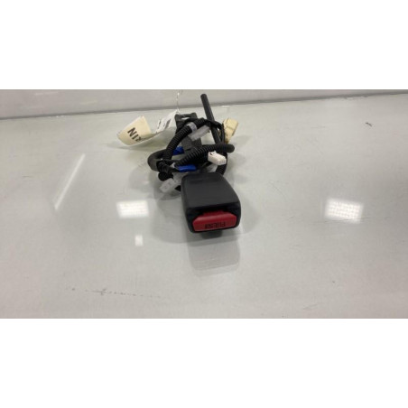 Attache ceinture avant droit TOYOTA URBAN CRUISER Photo n°1